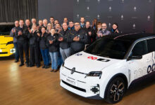 Photo de Célébration : Renault fête les 100.000 exemplaires de sa nouvelle R5