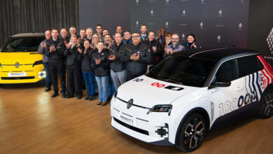Photo de Célébration : Renault fête les 100.000 exemplaires de sa nouvelle R5