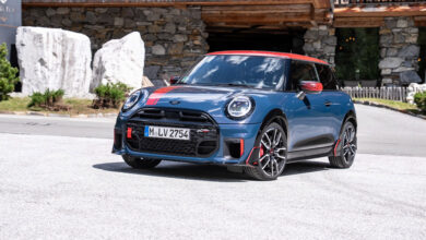 Photo de MINI John Cooper Works renforce son look sportif avec de nouveaux accessoires JCW