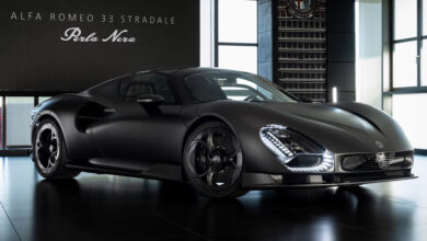 Photo de Alfa Romeo 33 Stradale « Perla Nera » : le carbone à l’état brut